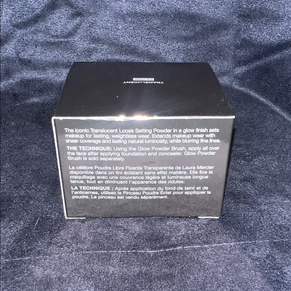 Laura Mercier Translucent Loose Setting Powder - Glow - Picture 3 of 5